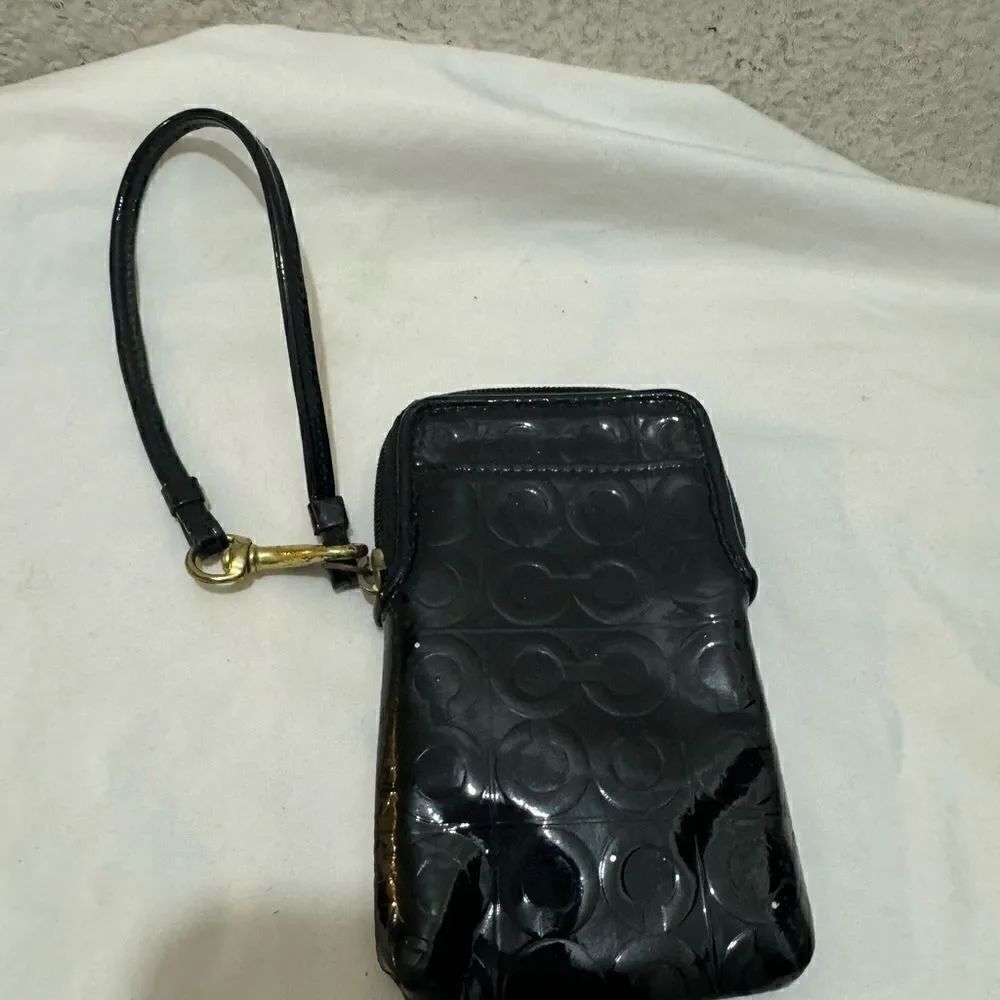Coach Poppy patent monogram wristlet